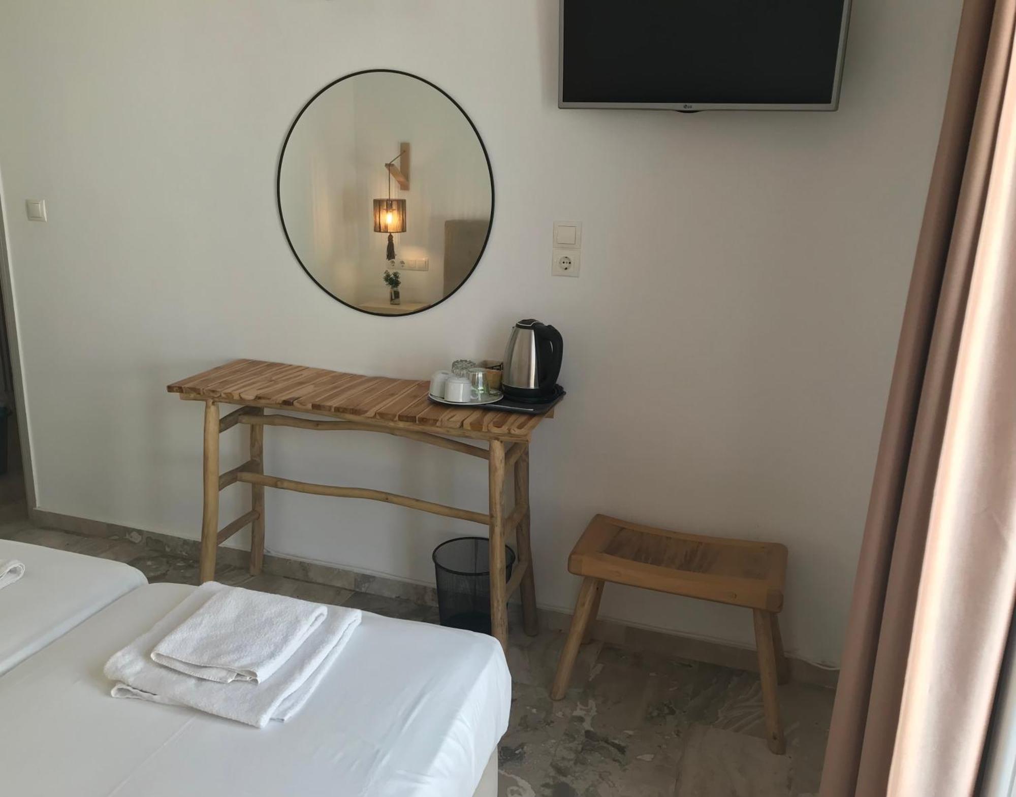 Vassiliki Rooms Парос Экстерьер фото